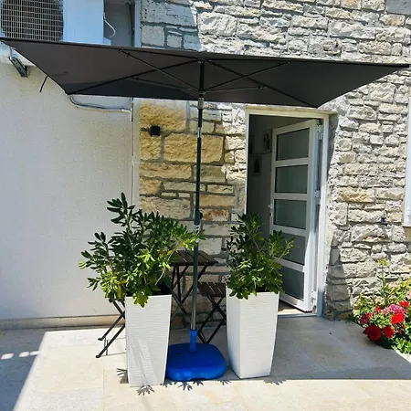 Bed and breakfast Tony Deluxe 3*
